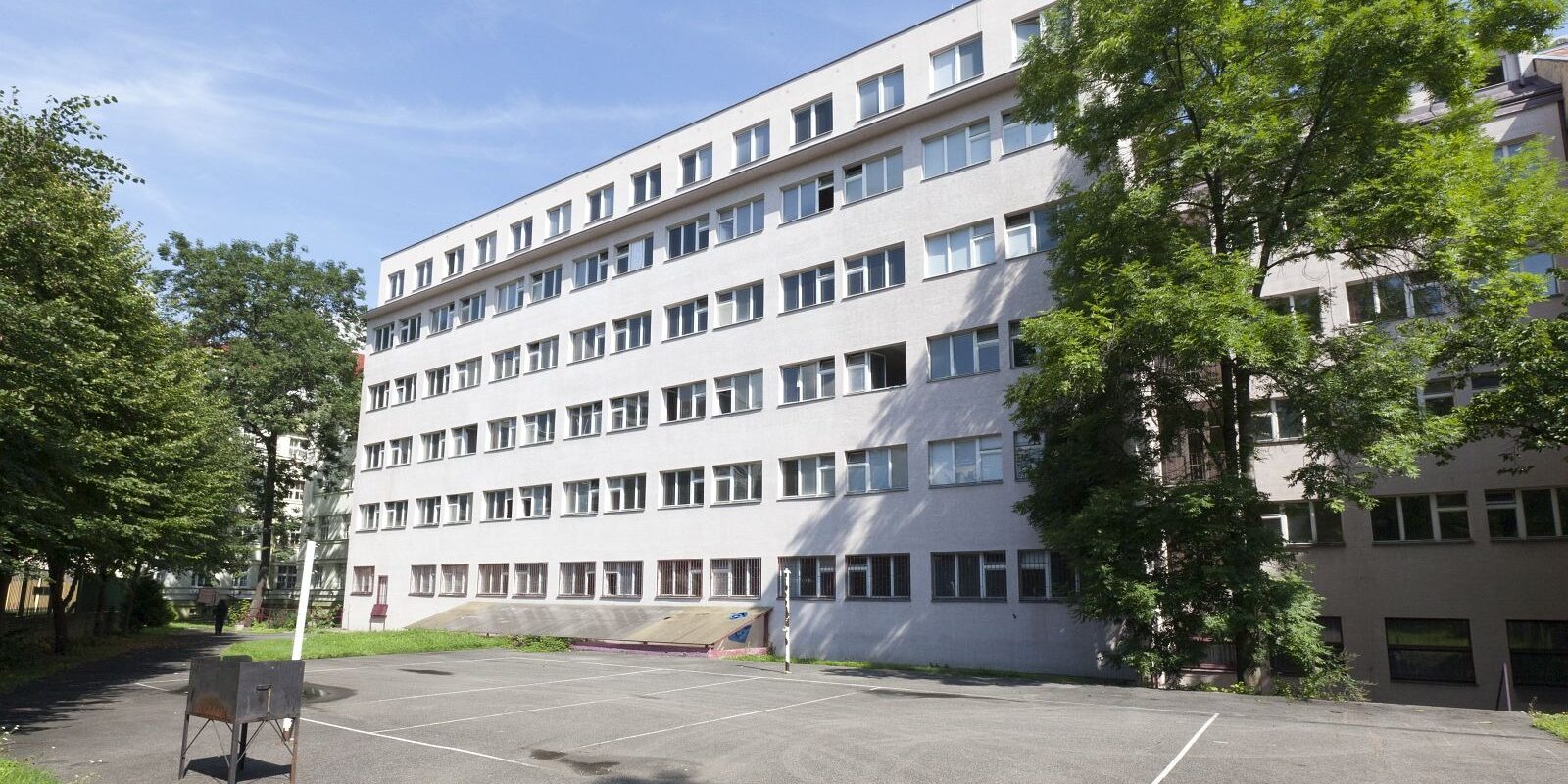 Sinkuleho kolej, dvorek